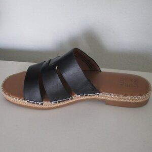 Naturalizer Arden Womens Black Leather Flat Sandal Shoe NWOB - Size 11M